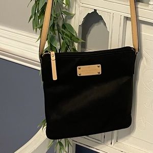 Kate spade black vinyl crossbody w/ pink interior